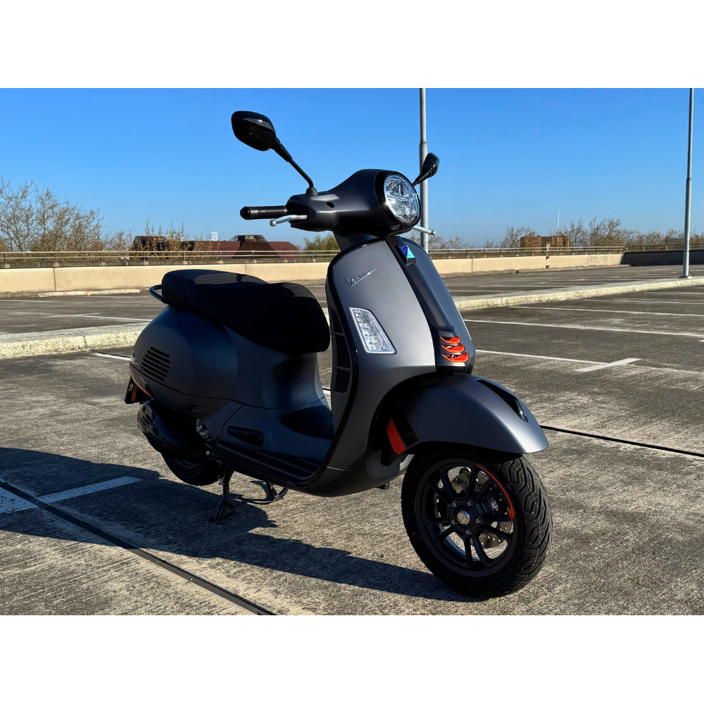 Vespa GTS Supersport 310 HPE E5+ Grigio 2025 Demo Aanbieding