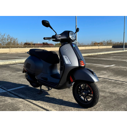 Vespa GTS Supersport 310 HPE E5+ Grigio 2025 Demo Aanbieding