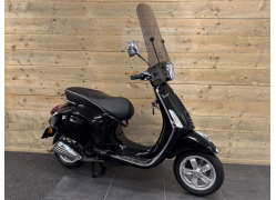 Vespa Primavera 50 25km Zwart 2017 (DNH-49-X)