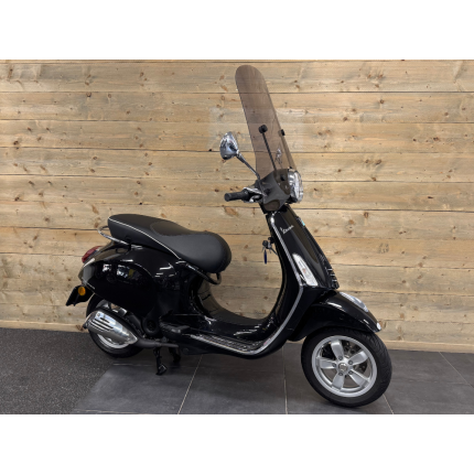 Vespa Primavera 50 25km Zwart 2017 (DNH-49-X)