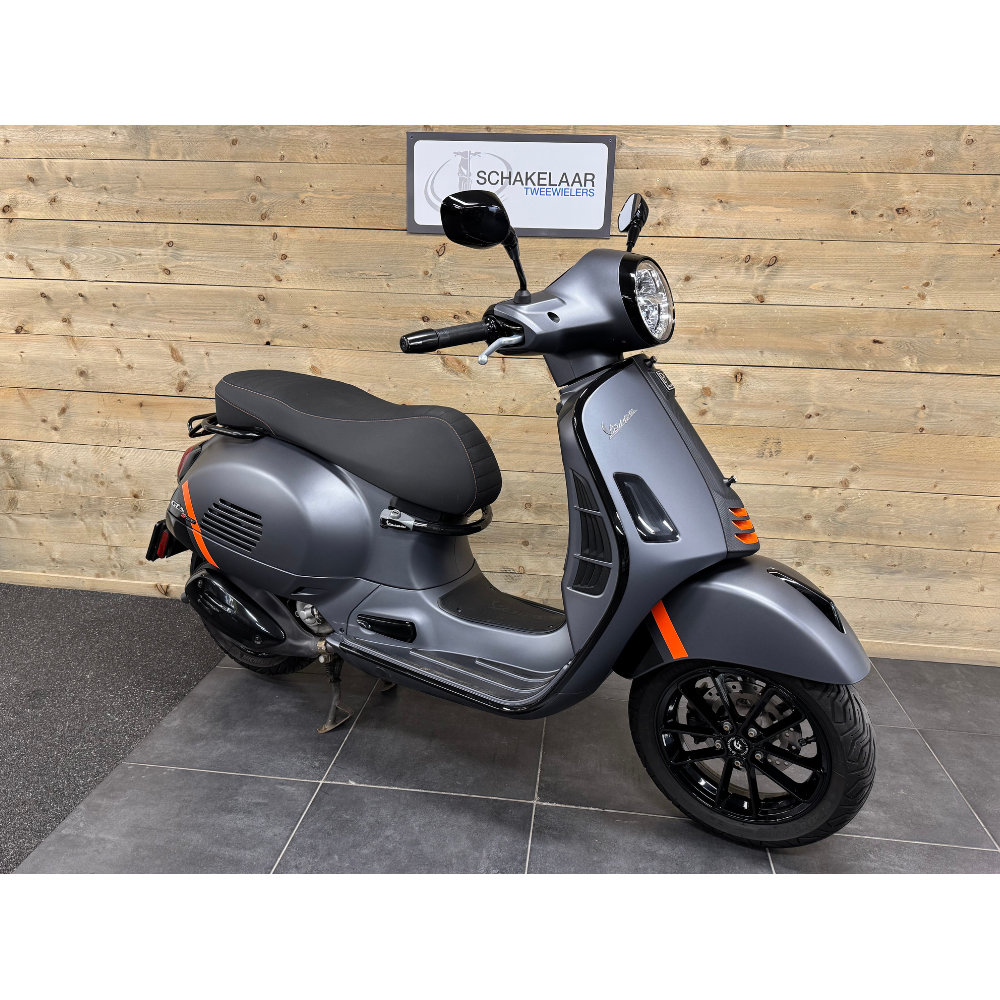Vespa GTS 300 Supersport Grigio 2023 Full Options Occasion (30-MS-KH)
