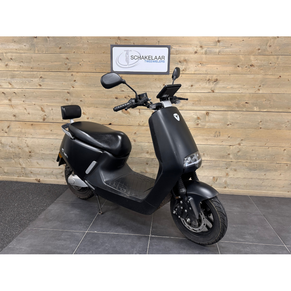 Yadea G5 E-scooter Mat-Zwart 2023 (FNT-61-K)
