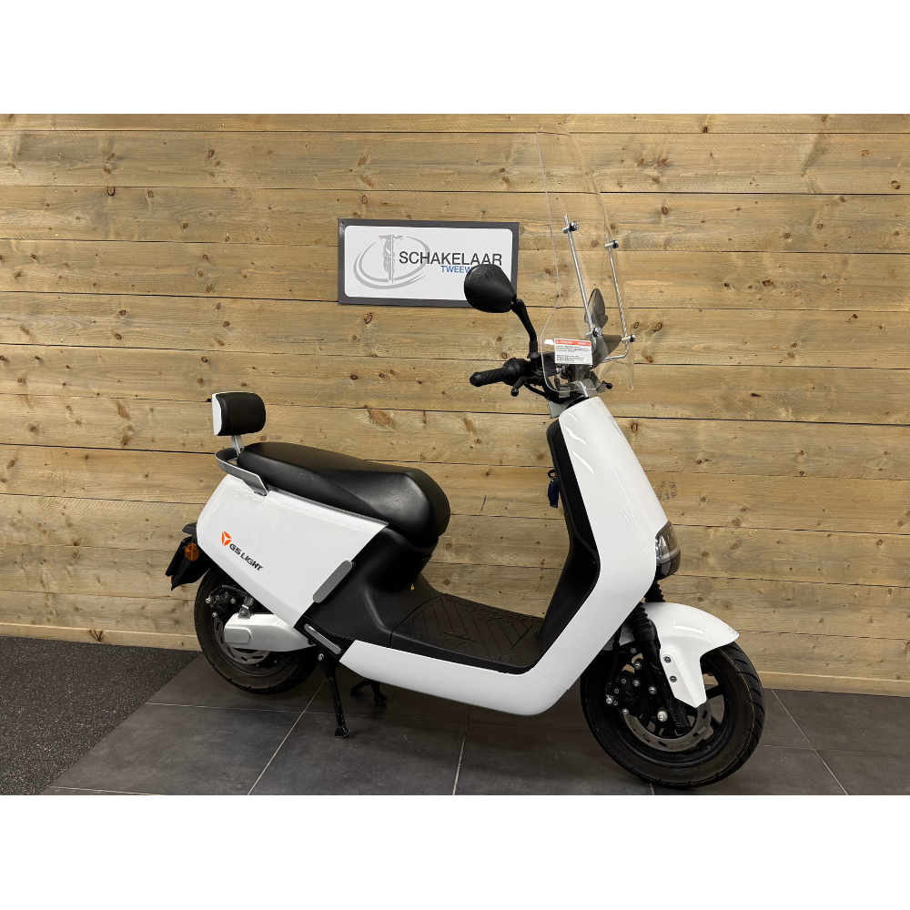 Yadea G5 E-scooter Wit Glans 2020 (FBV-95-N)