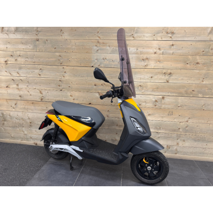 Piaggio 1 Plus 45km E-scooter Sunshine Mix 2022