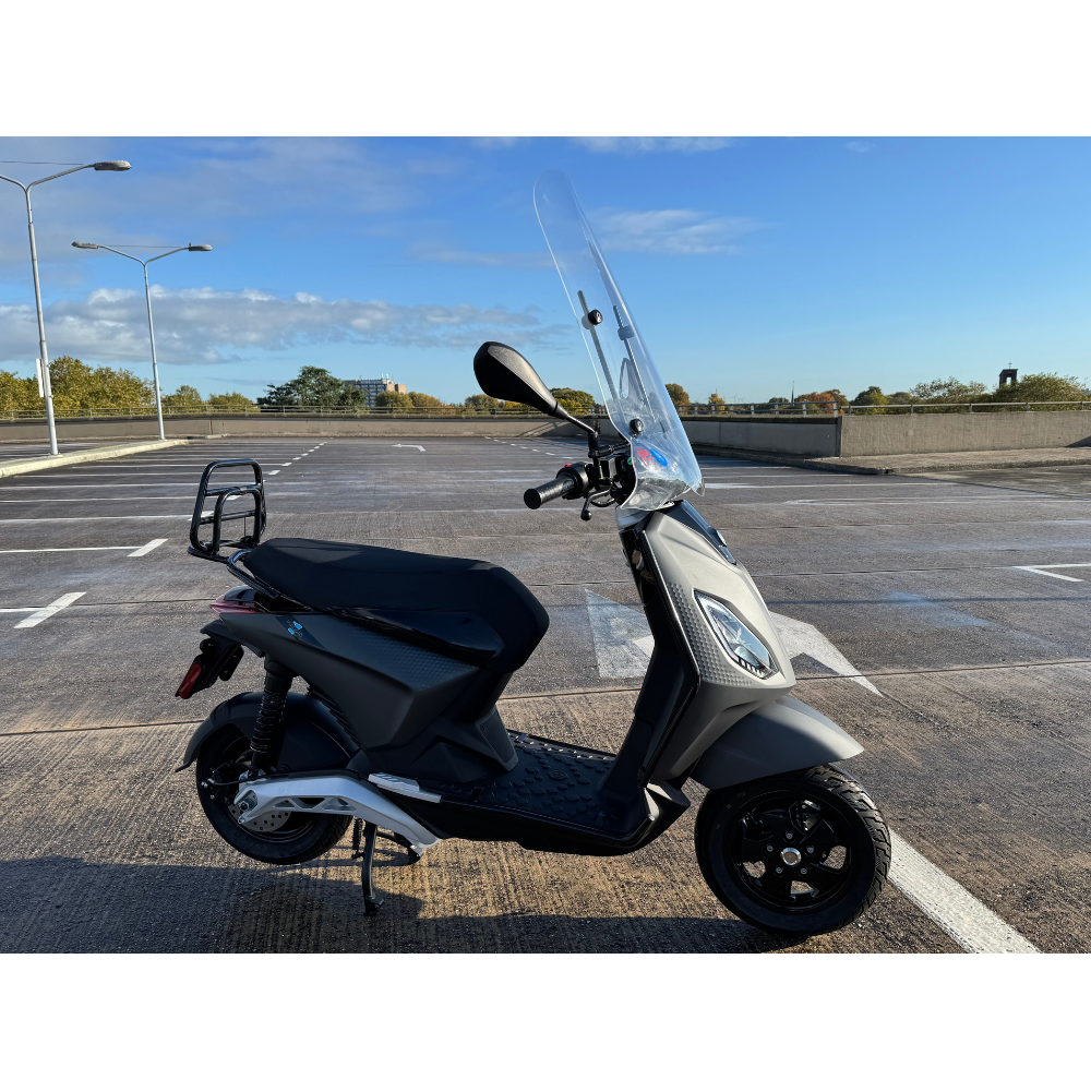 Piaggio 1+ 2.2kW E-scooter 45km 2023 Demo Aanbieding (excl. accessoires)