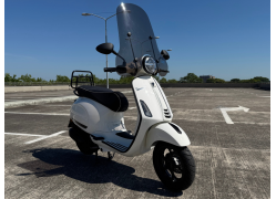Vespa Primavera 50 Special White/Black 2024 Demo Aanbieding