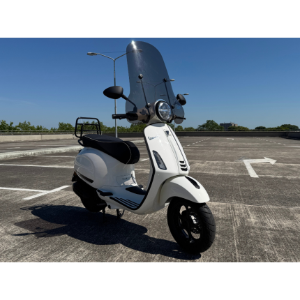 Vespa Primavera 50 Special White/Black 2024 Demo Aanbieding