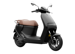 Segway E150S E-scooter - Glossy Black